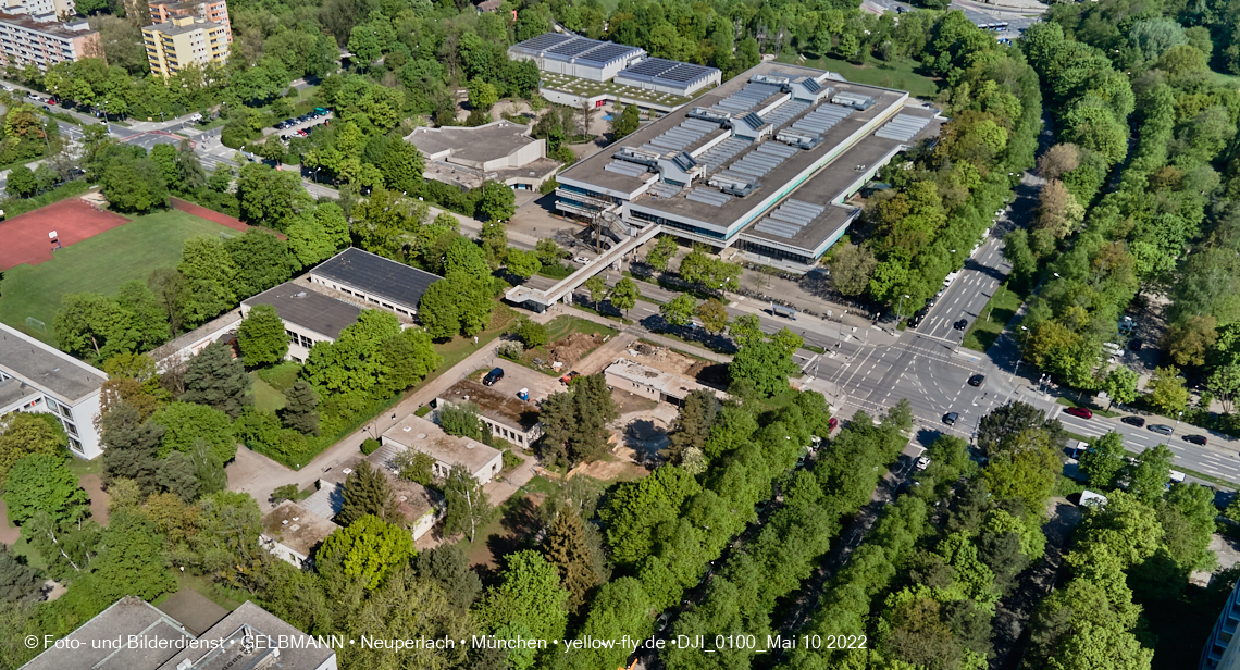 10.05.2022 - Luftbilder von der Baustelle Haus für Kinder in Neuperlach